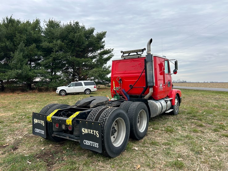 #95-•-volvo-semi-image-5