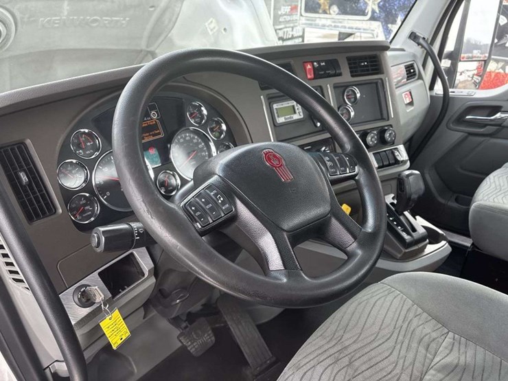 2018-kenworth-t680-image-20