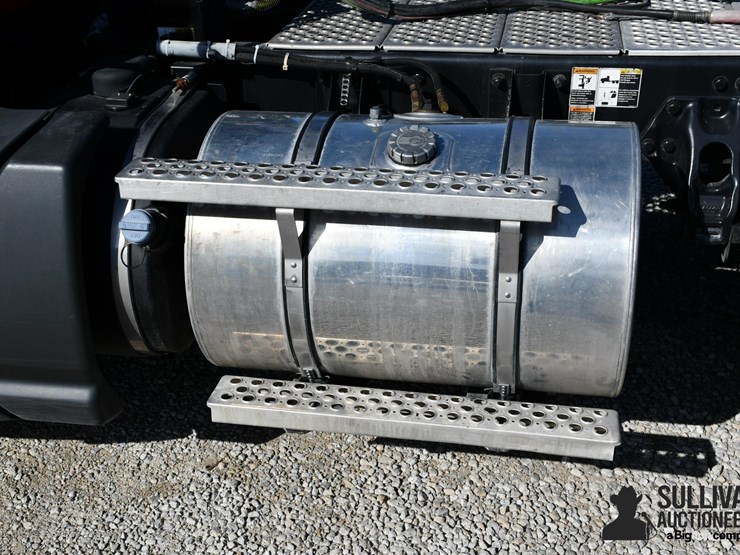 2019-kenworth-t680-image-15