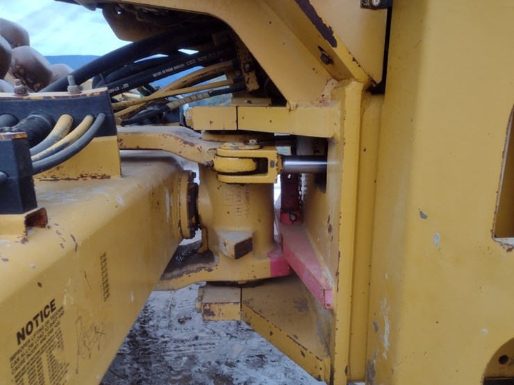 caterpillar-cp-563e-image-12