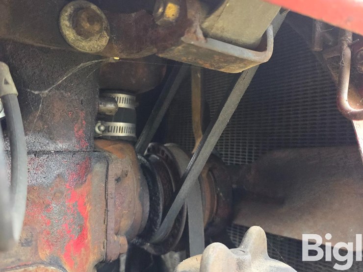 1945-farmall-h-2wd-tractor-image-19