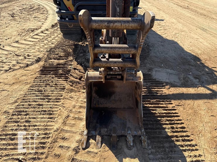 2016-caterpillar-304e2-cr-image-23