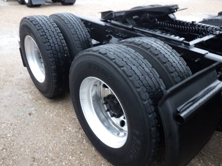 freightliner-cascadia-125-image-4