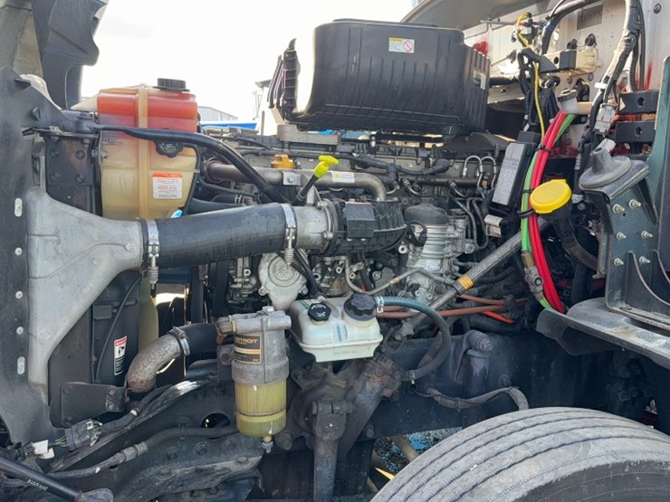 2018-western-star-5700xe-image-22