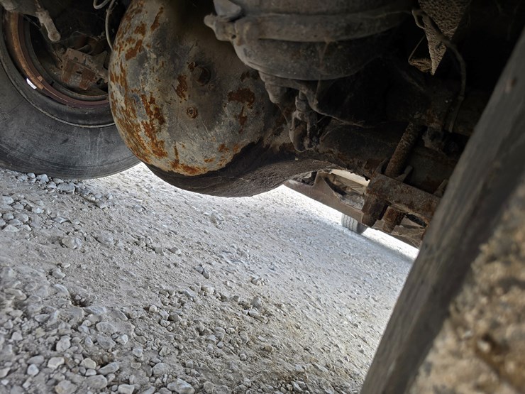 2003-peterbilt-320-image-110