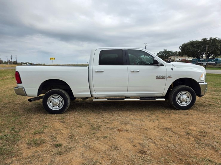 2017-dodge-2500-image-4