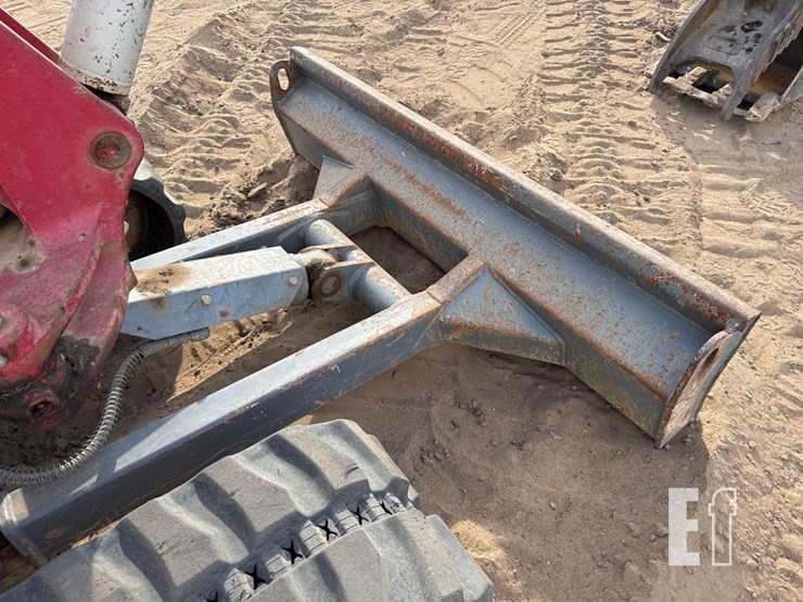 takeuchi-tb235-2-image-14