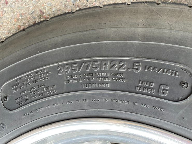 #1043-•-2009-freightliner-semi-(wi-title-in-delay)-image-87