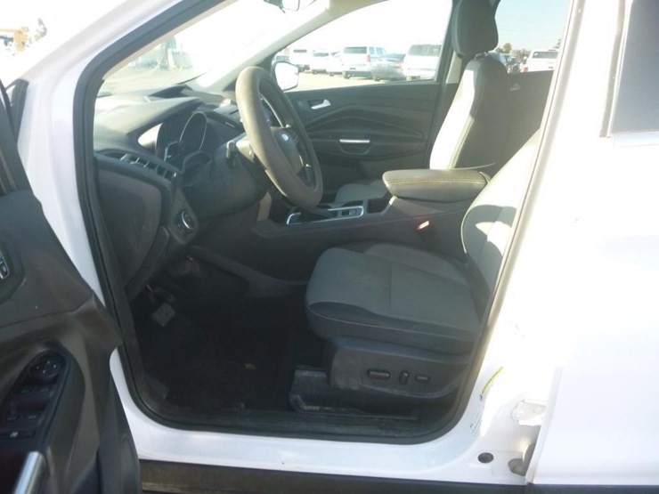 2017-ford-escape-image-8