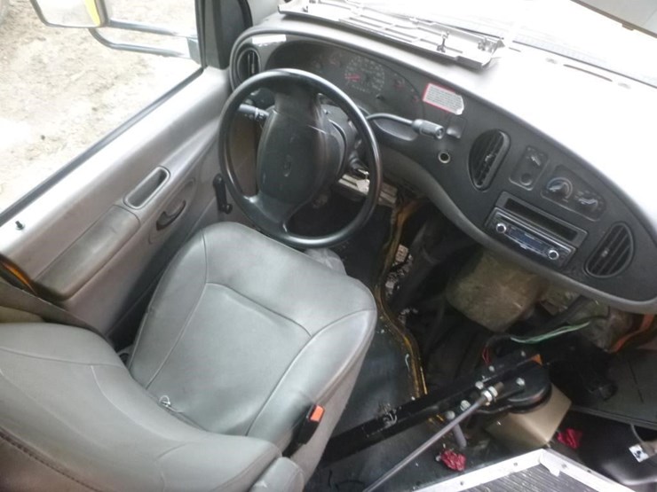 2001-ford-e450-image-6