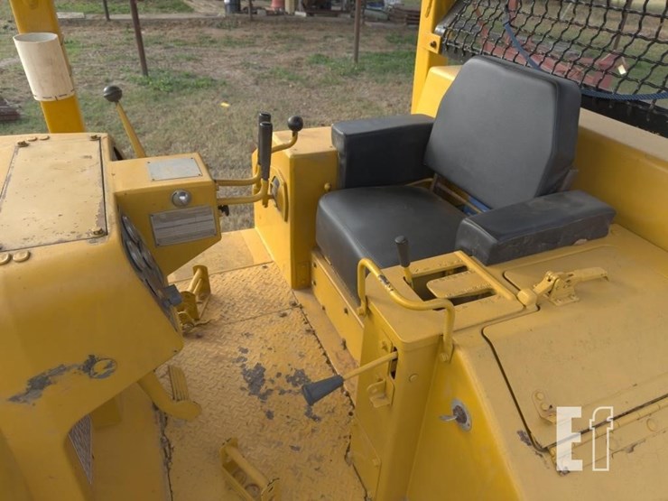 caterpillar-d6d-image-23