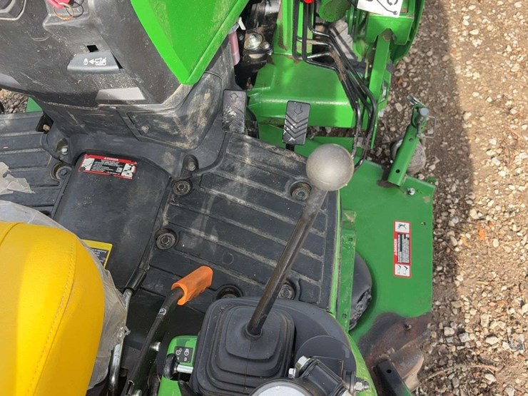 2023-john-deere-1025r-image-23