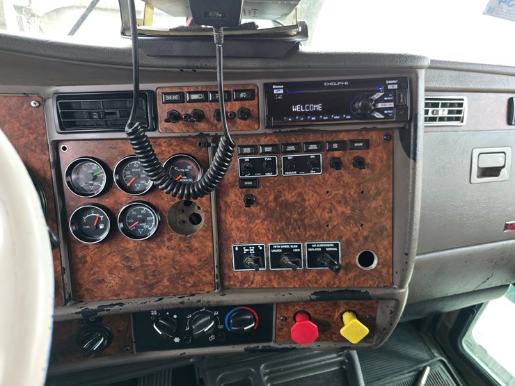 kenworth-t800-image-61