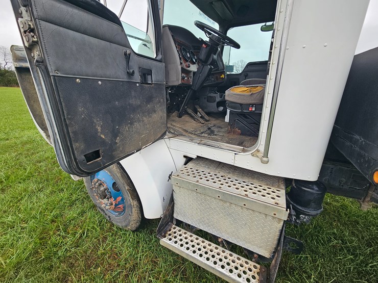 kenworth-t300-image-46