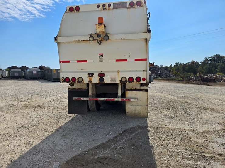 2003-peterbilt-320-image-22