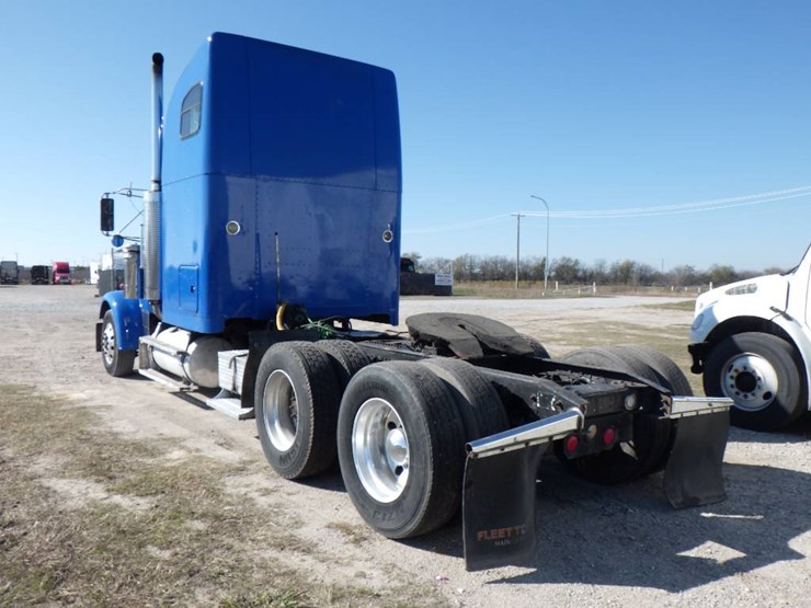 1998-freightliner-fld120-classic-image-10