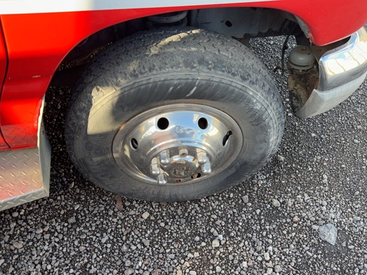 2004-ford-e450-image-4