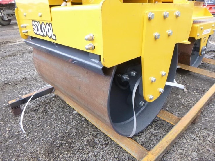 sdlool-sl850-tandem-vibratory-roller-image-9
