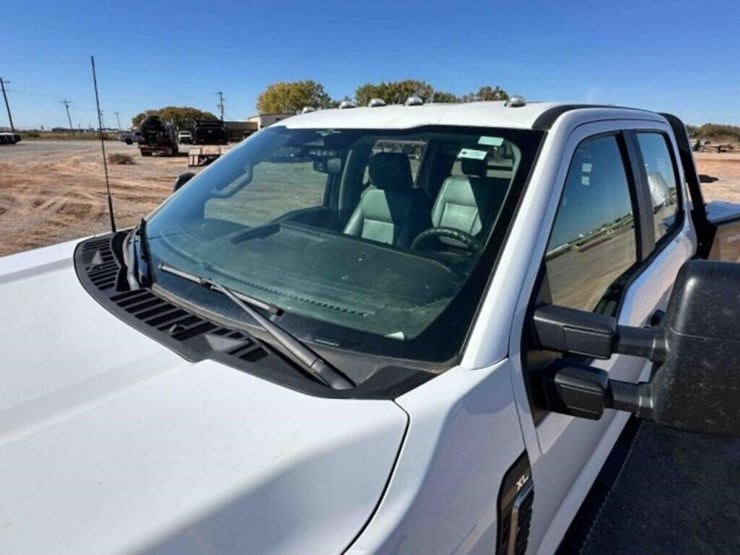 2023-ford-f350-image-12