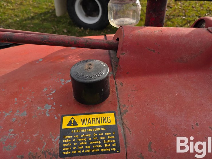 1951-farmall-m-2wd-tractor-image-16
