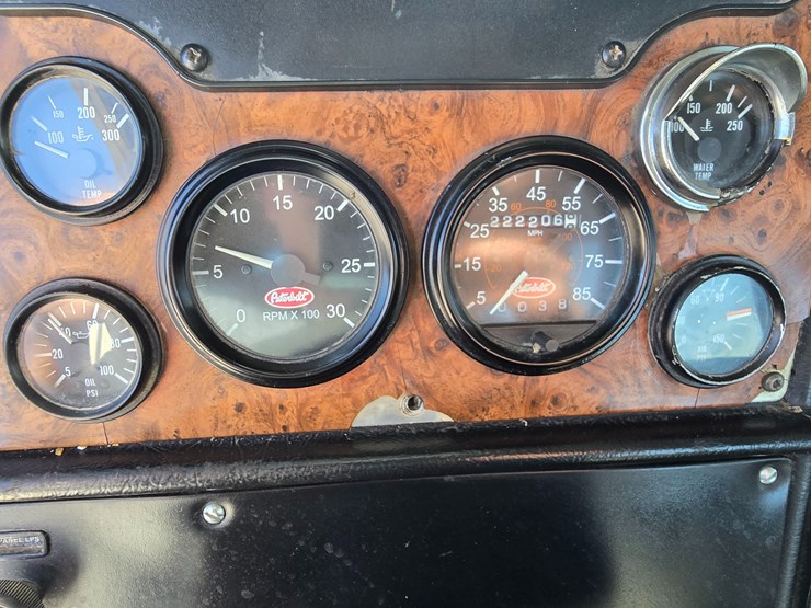 peterbilt-357-image-87