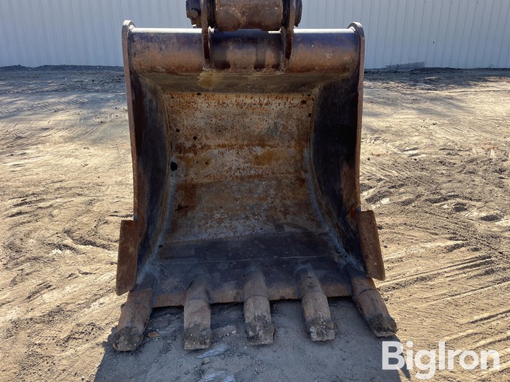 2011-komatsu-pc228us-lc-8-image-17