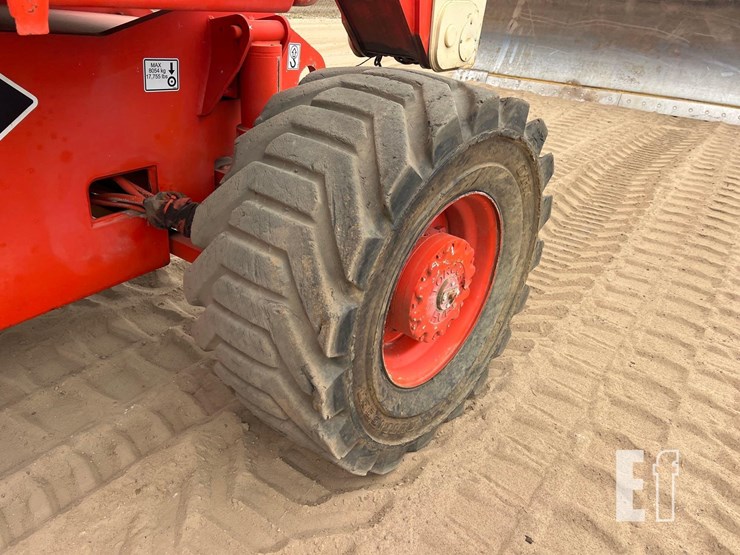 2000-jlg-800a-image-17