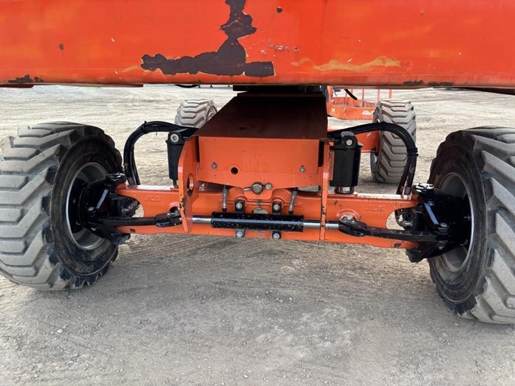2013-jlg-400s-image-22
