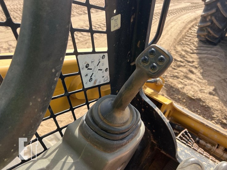 2019-caterpillar-259d-image-29