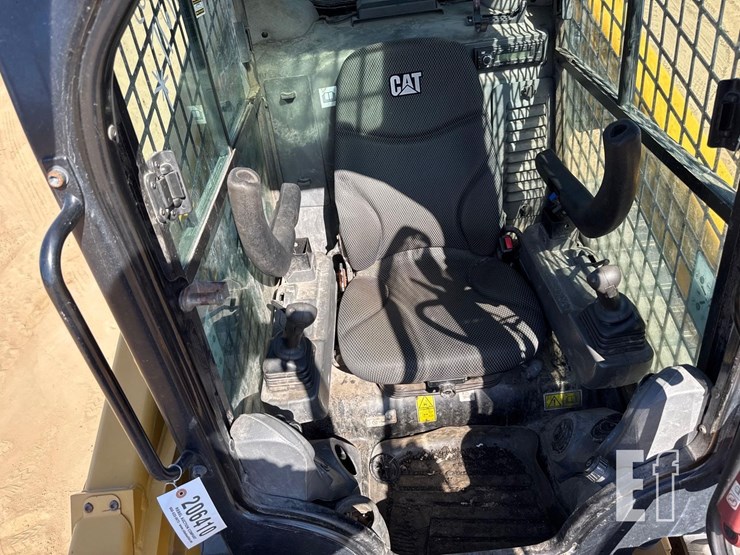 2022-caterpillar-299d3-image-21