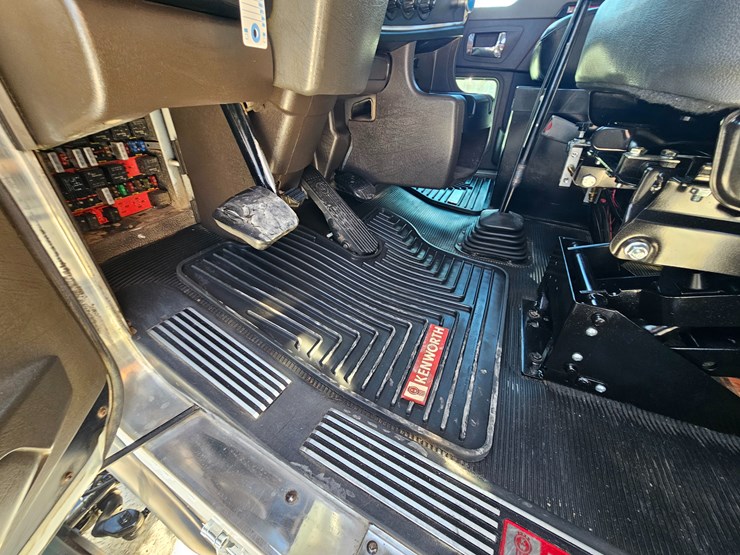 kenworth-t800-image-55