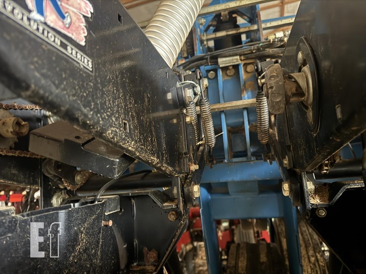 2009-kinze-3700sds-image-27