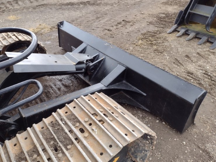 caterpillar-307.5-image-24