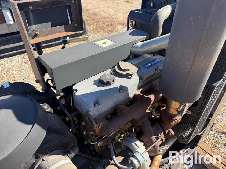 marathon-magnaplus-100kw-skid-mounted-diesel-generator-image-9