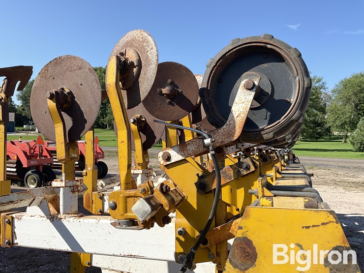 buffalo-6000-16-row-cultivator-image-16