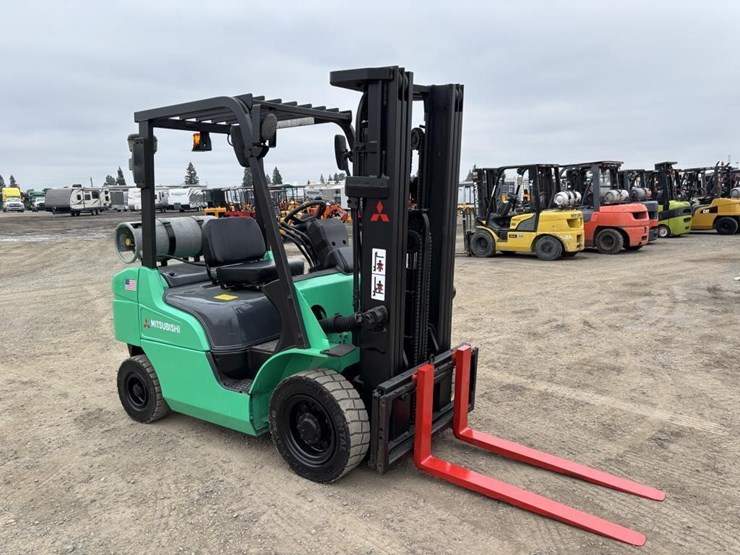 2020-mitsubishi-fg25n-image-2