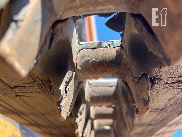 2017-caterpillar-259d-image-12