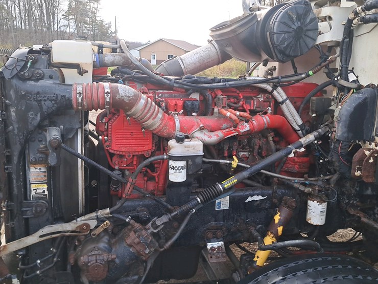 2010-peterbilt-386-image-18