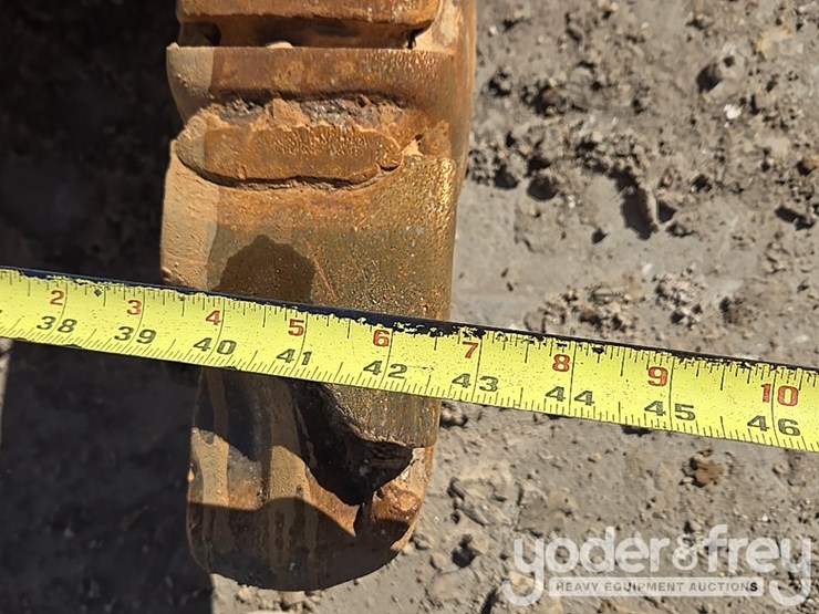 2021-case-cx210-lc-image-13