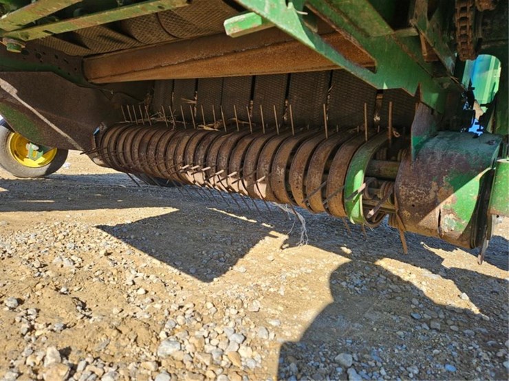 john-deere-566-image-12