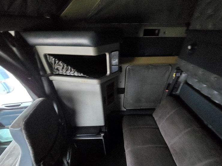 1999-kenworth-w900l-image-95