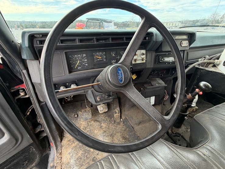 1994-ford-f700-image-25