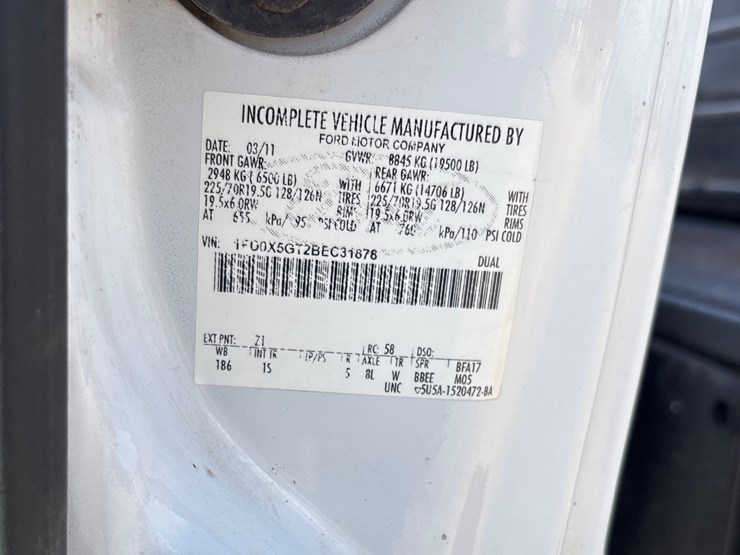 2011-ford-f550-image-17