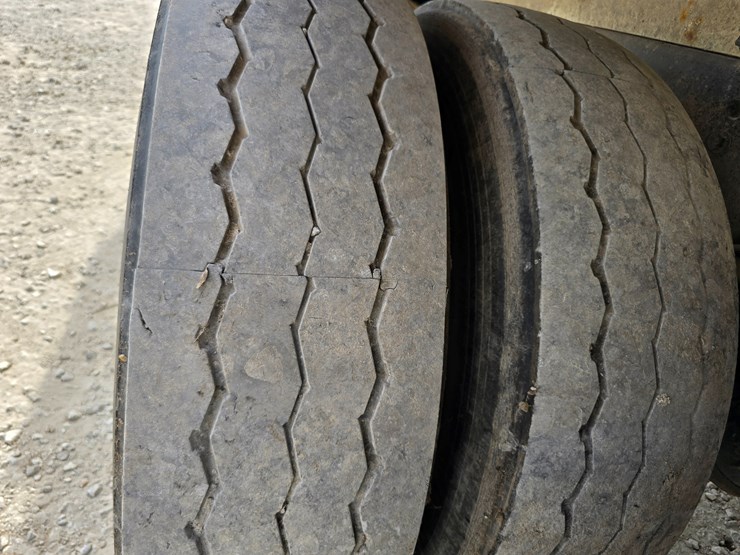 2003-peterbilt-320-image-104