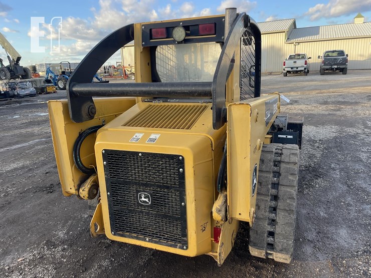 2006-deere-ct322-image-8