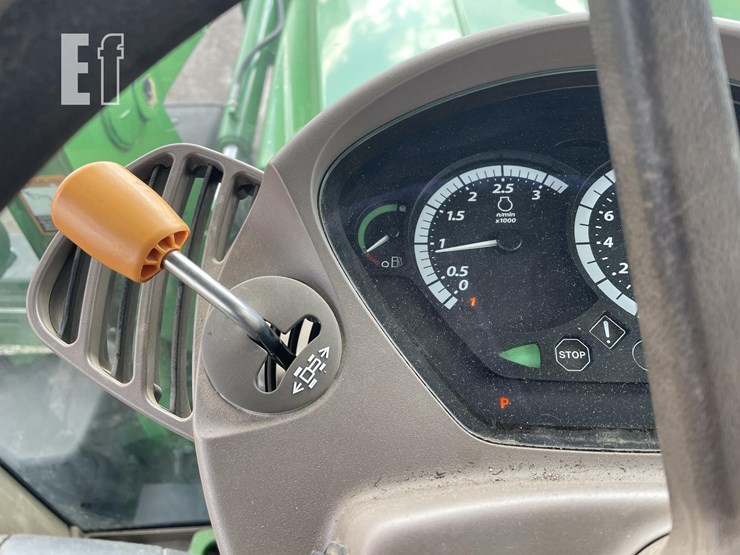 2013-john-deere-6150r-image-30