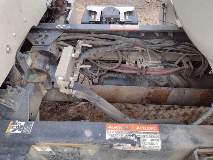 peterbilt-567-image-34