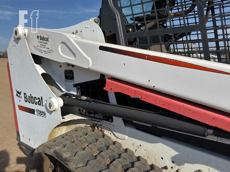 2016-bobcat-t550-image-19