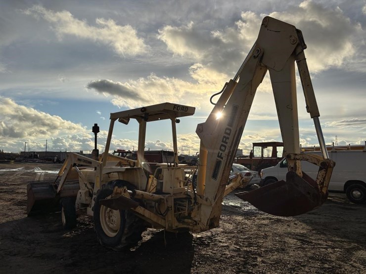 1975-ford-445a-image-4