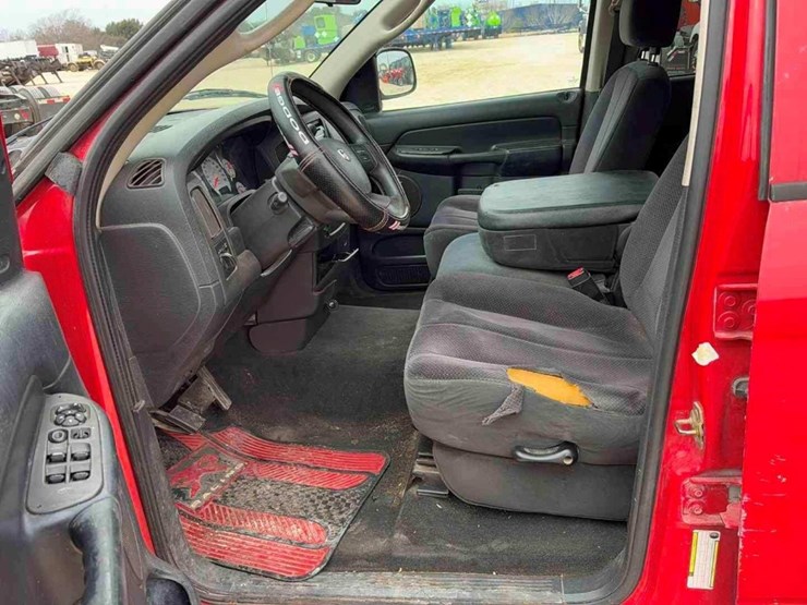 2005-dodge-ram-1500-image-11